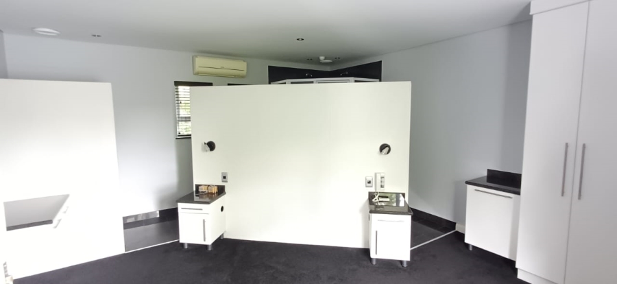 5 Bedroom Property for Sale in Nahoon Valley Park Eastern Cape